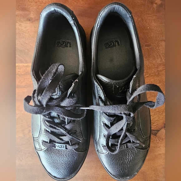 UGG black sneakers. Women's size 8. - Picture 5 of 5